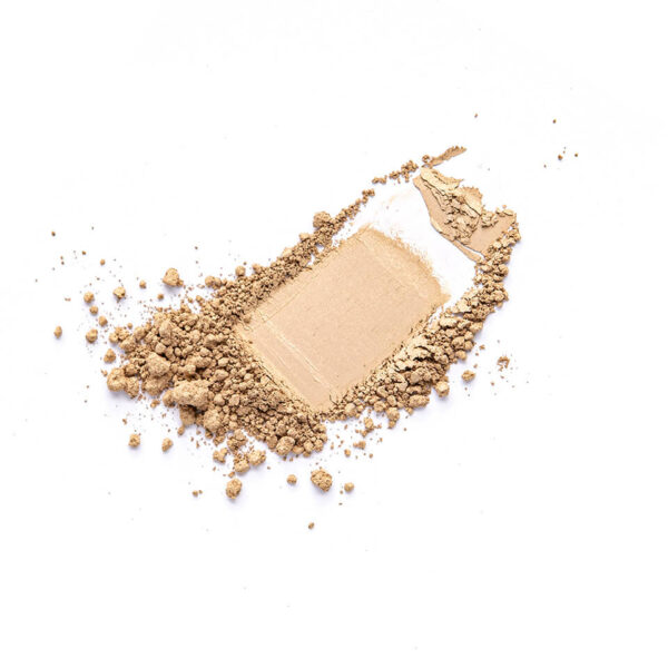 loose foundation smudge peach3 (websize witte achtergrond)